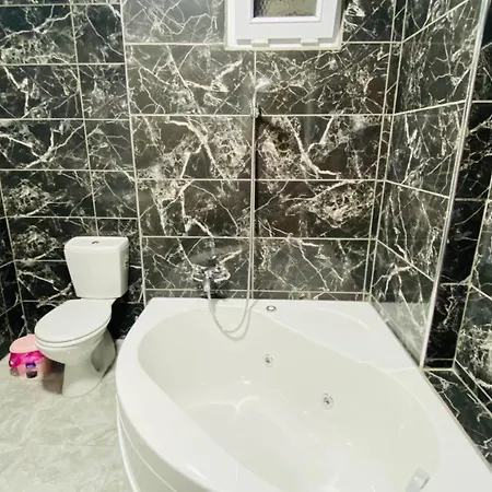 Pangalti'da Jakuzili Full Esyali 2+1 Daire Appartamento